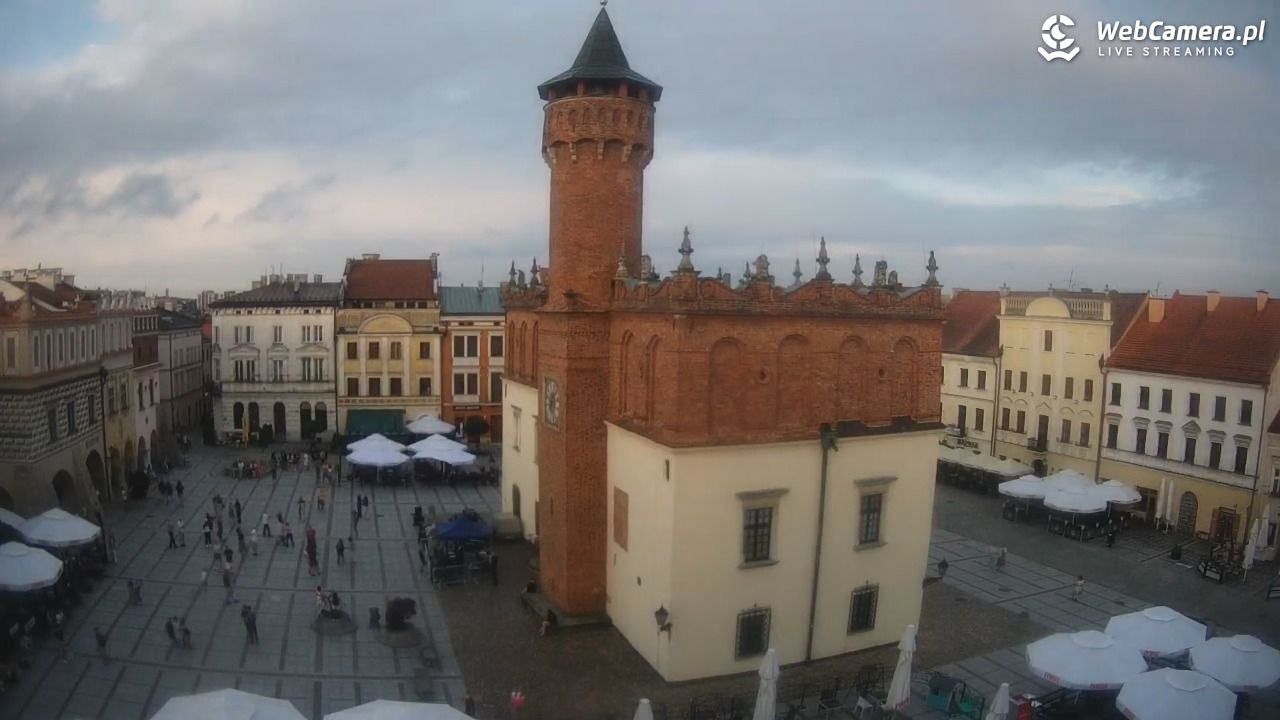 Rynek miejski w Tarnowie - 19 lipiec 2026, 20:06