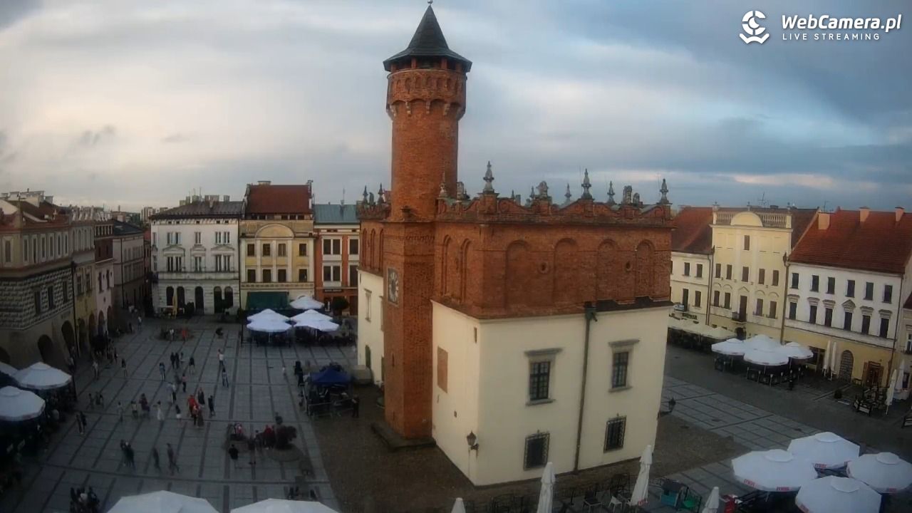 Rynek miejski w Tarnowie - 19 lipiec 2026, 19:57