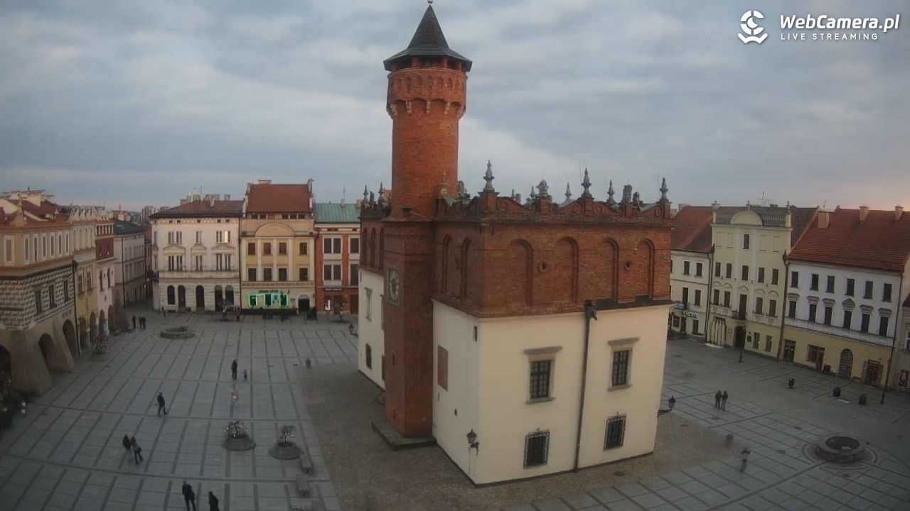 Rynek miejski w Tarnowie - 11 kwiecień 2026, 19:01