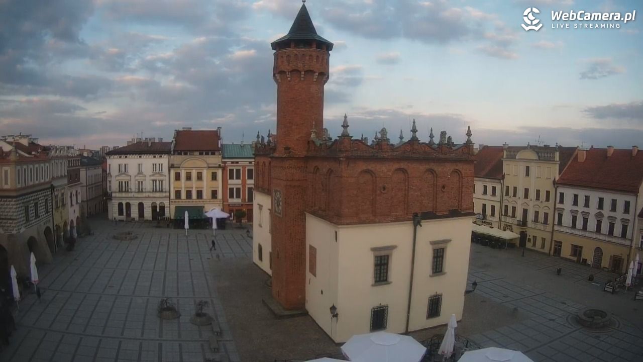 Rynek miejski w Tarnowie - 21 kwiecień 2026, 19:17