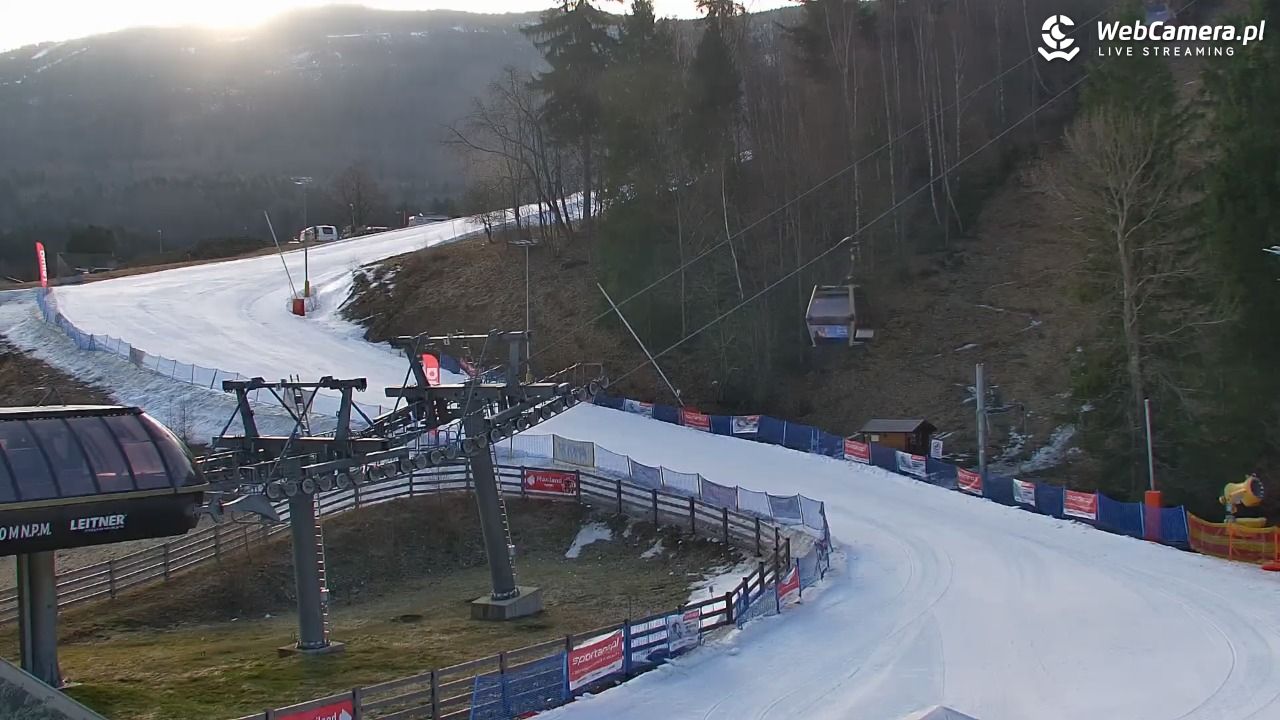 SZCZYRK MOUNTAIN RESORT - GONDOLA - 08 marzec 2026, 07:32