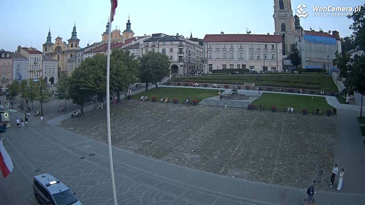 PRZEMYŚL - widok na rynek NOWOŚĆ - 01 sierpień 2026, 20:13
