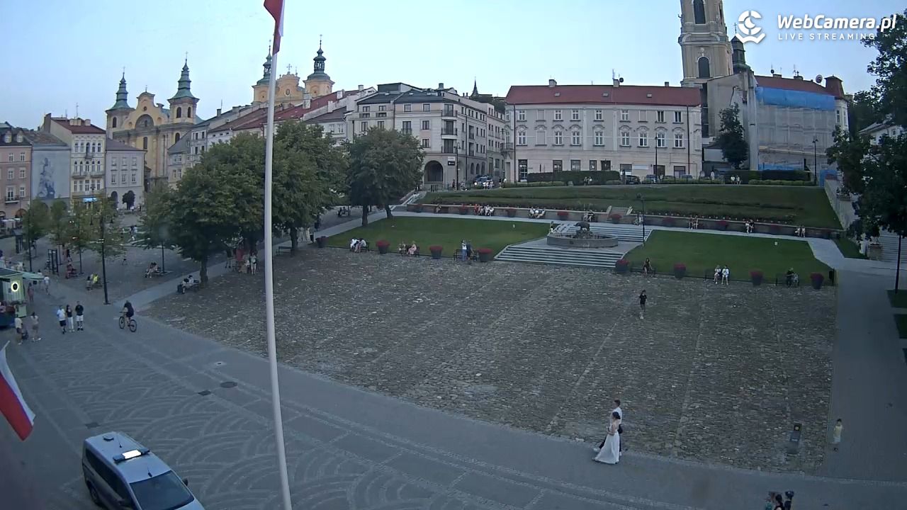 PRZEMYŚL - widok na rynek NOWOŚĆ - 01 sierpień 2026, 20:13