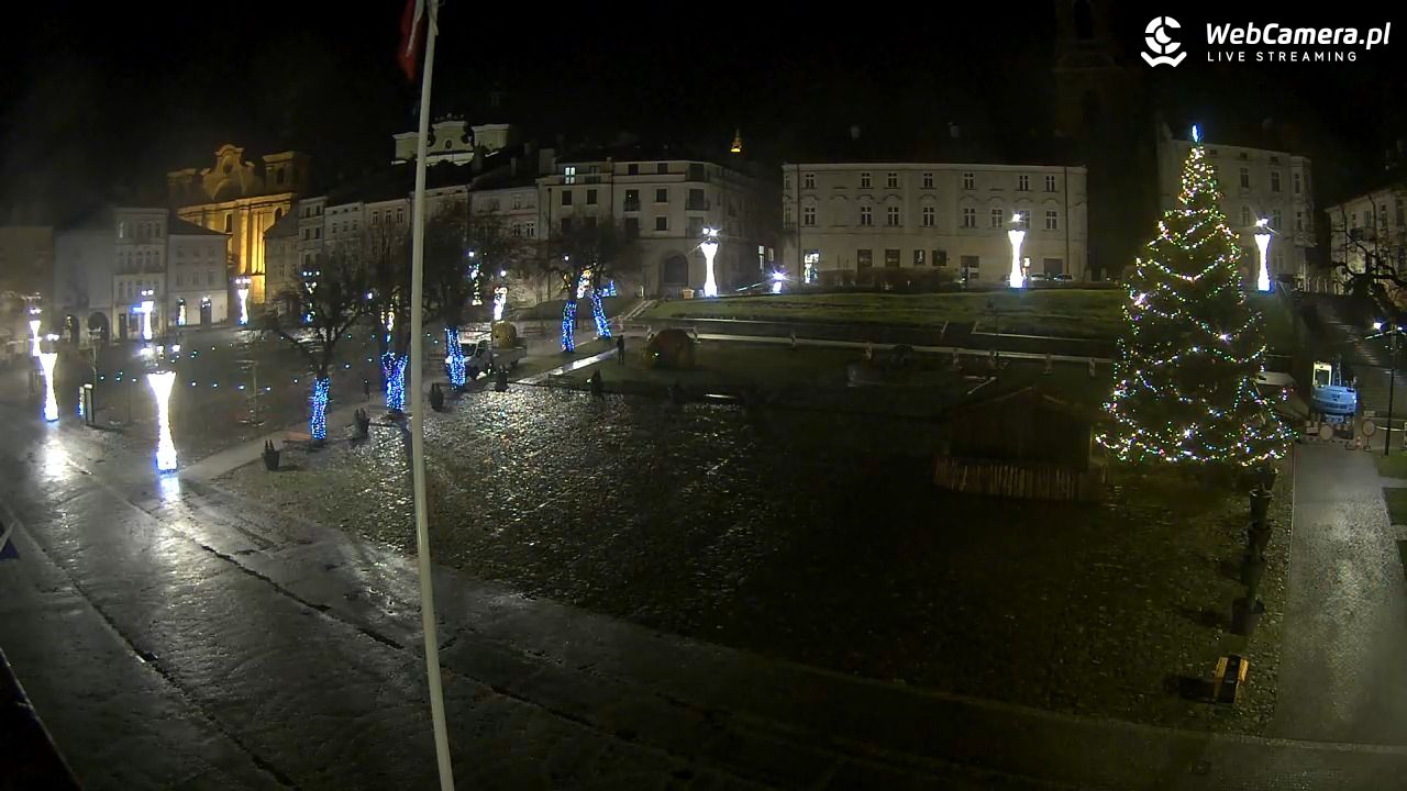 PRZEMYŚL - widok na rynek NOWOŚĆ - 09 grudzień 2025, 22:46