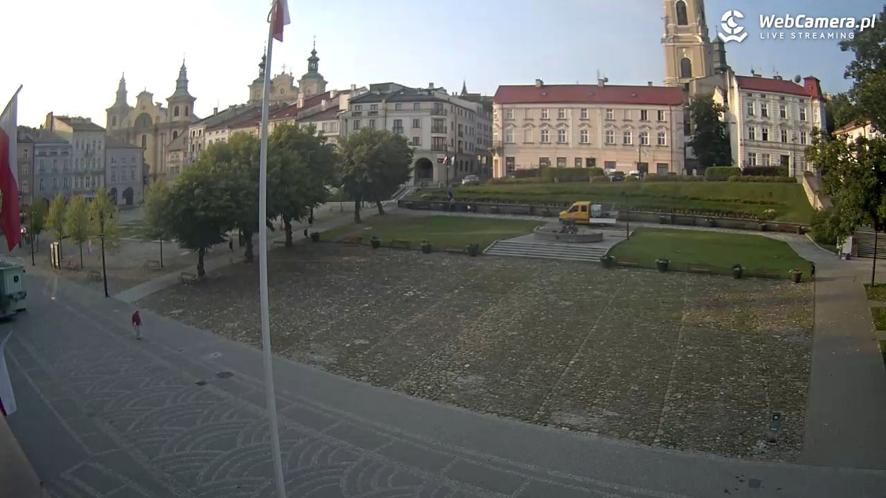 PRZEMYŚL - widok na rynek NOWOŚĆ - 17 sierpień 2025, 06:35