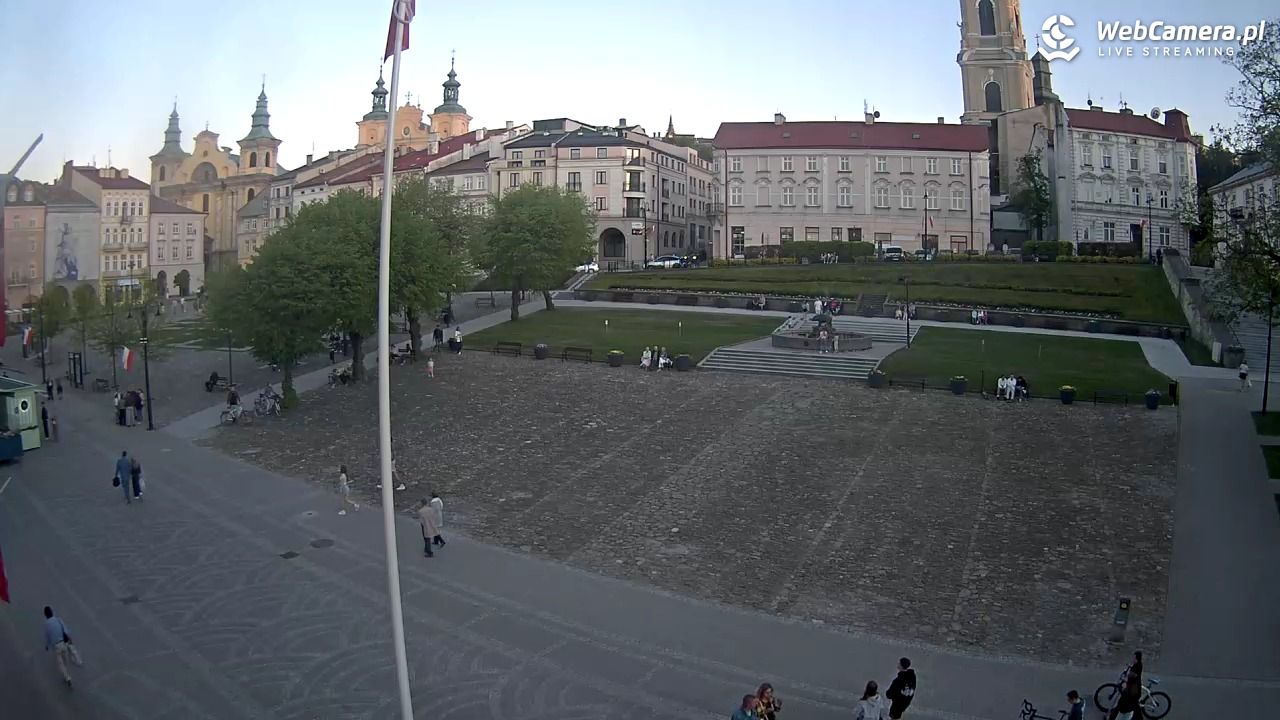 PRZEMYŚL - widok na rynek NOWOŚĆ - 03 maj 2026, 19:43