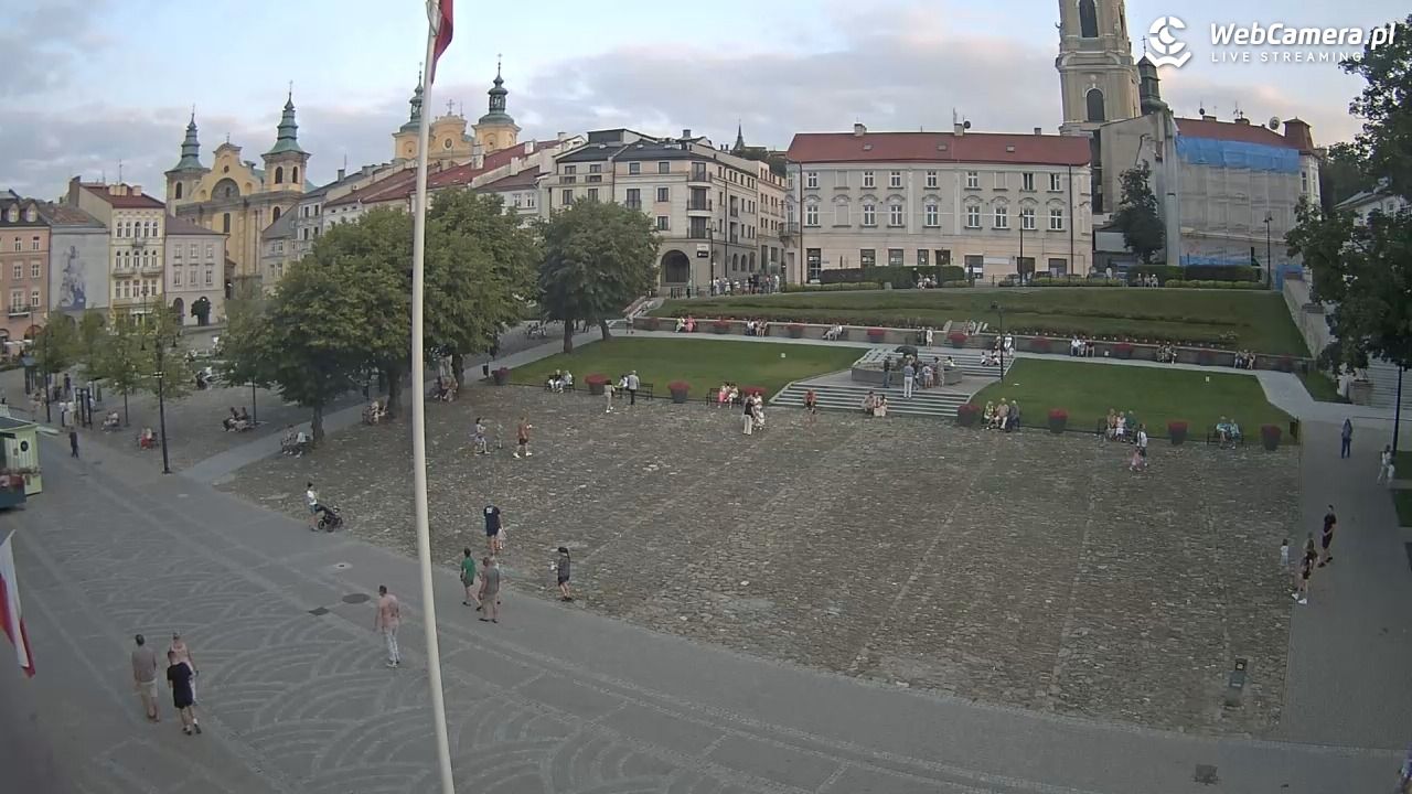 PRZEMYŚL - widok na rynek NOWOŚĆ - 02 sierpień 2026, 19:26