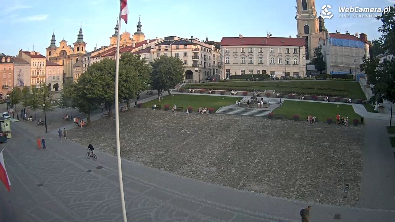 PRZEMYŚL - widok na rynek NOWOŚĆ - 01 sierpień 2026, 19:41