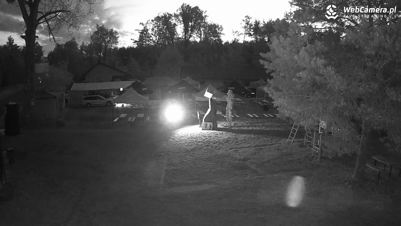 Pomnik UFO w Emilcinie - 10 maj 2026, 03:53