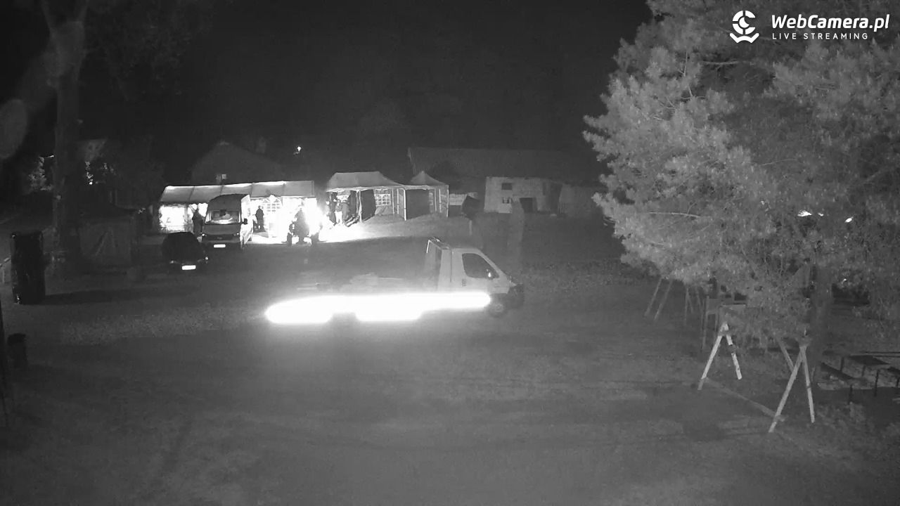 Pomnik UFO w Emilcinie - 10 maj 2026, 22:42