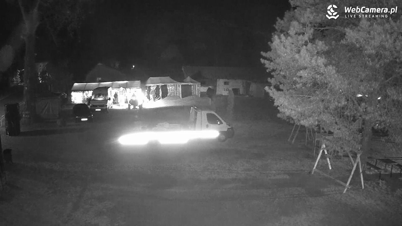 Pomnik UFO w Emilcinie - 10 maj 2026, 22:42