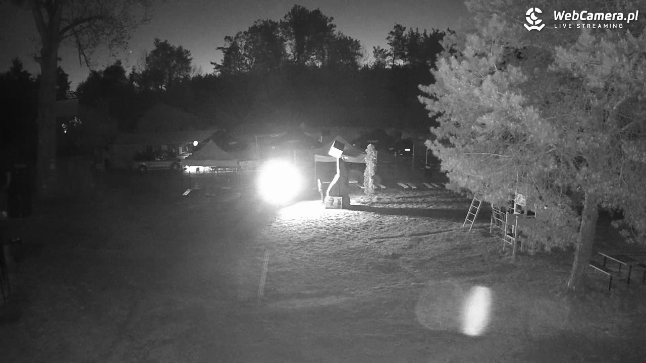 Pomnik UFO w Emilcinie - 10 maj 2026, 03:22
