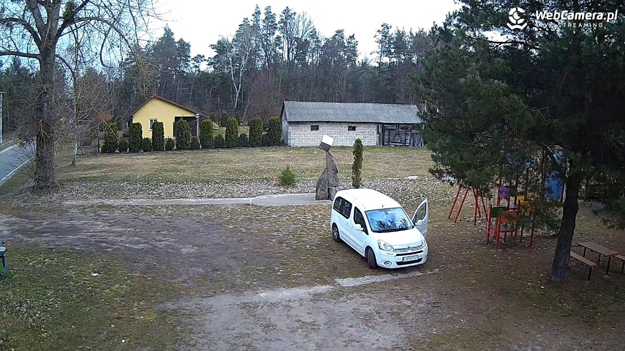 Pomnik UFO w Emilcinie - 19 marzec 2026, 09:21