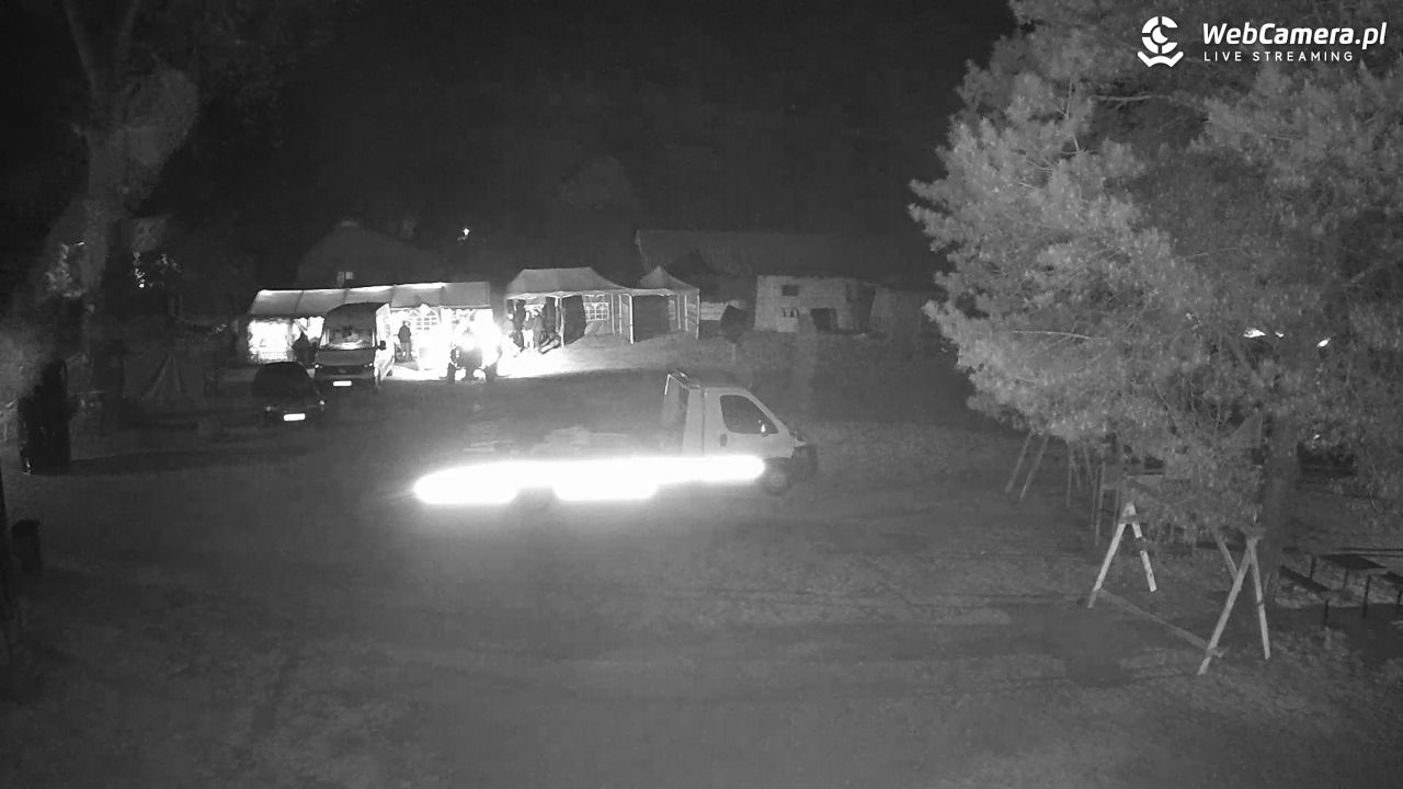 Pomnik UFO w Emilcinie - 10 maj 2026, 22:42