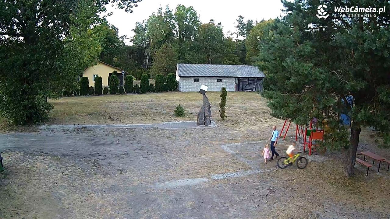 Pomnik UFO w Emilcinie - 30 sierpień 2025, 19:27