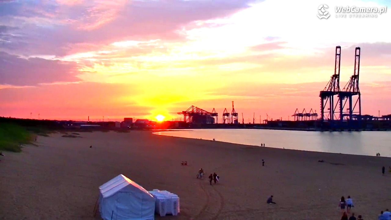 Gdańsk - widok na PLAŻĘ STOGI NOWOŚĆ - 21 czerwiec 2026, 21:11