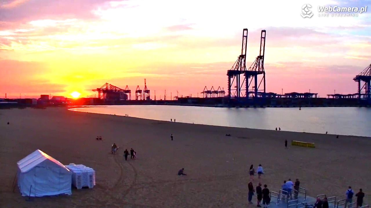 Gdańsk - widok na PLAŻĘ STOGI NOWOŚĆ - 21 czerwiec 2026, 21:11