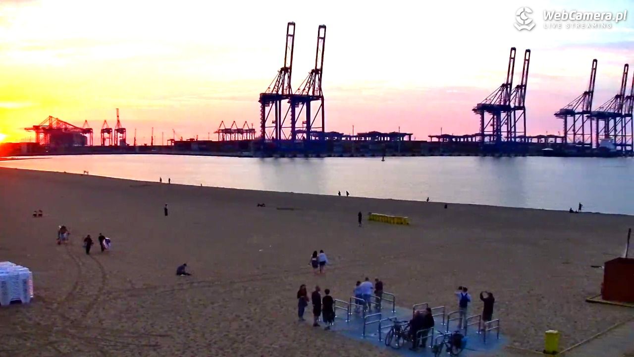 Gdańsk - widok na PLAŻĘ STOGI NOWOŚĆ - 21 czerwiec 2026, 21:11