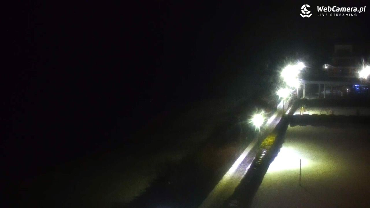 USTRONIE MORSKIE - widok na plażę - 13 styczeń 2026, 21:03