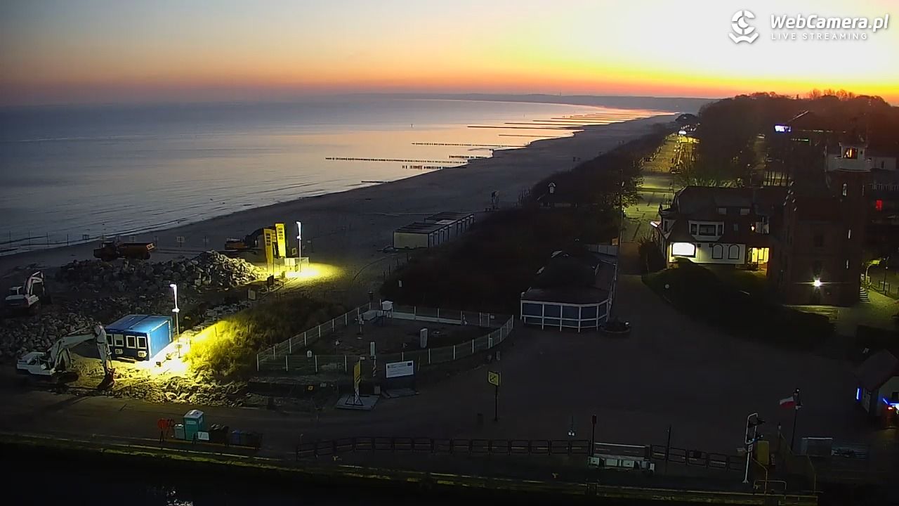 USTKA - widok z pylonu na plażę - 07 listopad 2025, 06:29