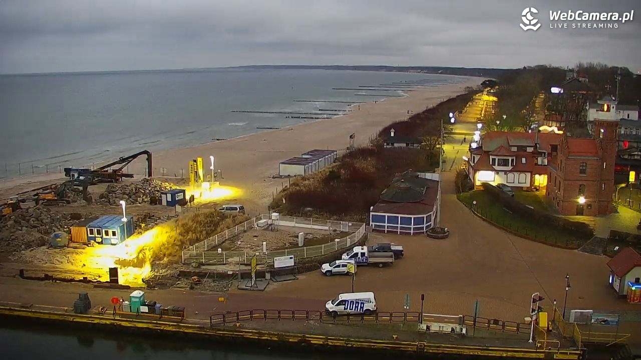 USTKA - widok z pylonu na plażę - 20 grudzień 2025, 07:45