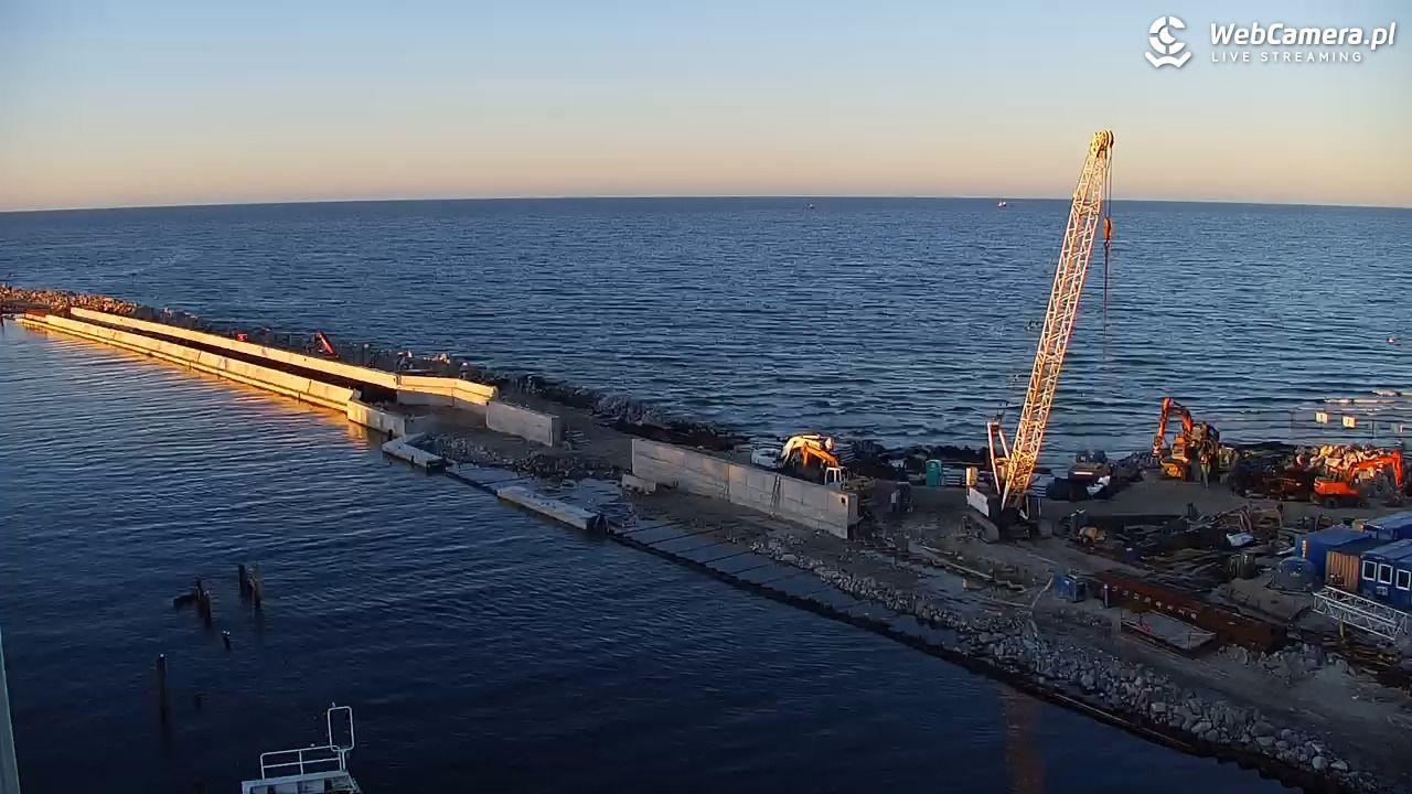 USTKA - widok z pylonu na plażę - 27 wresień 2026, 18:12
