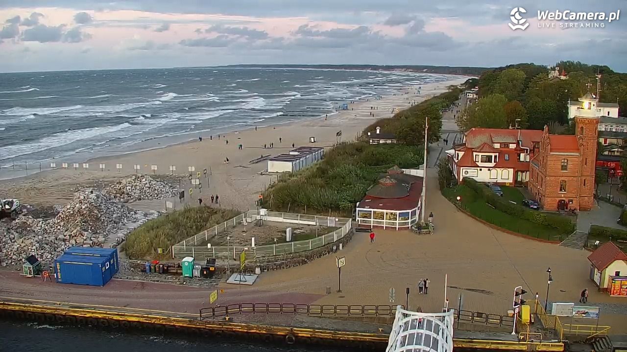 USTKA - widok z pylonu na plażę - 17 wresień 2025, 19:09