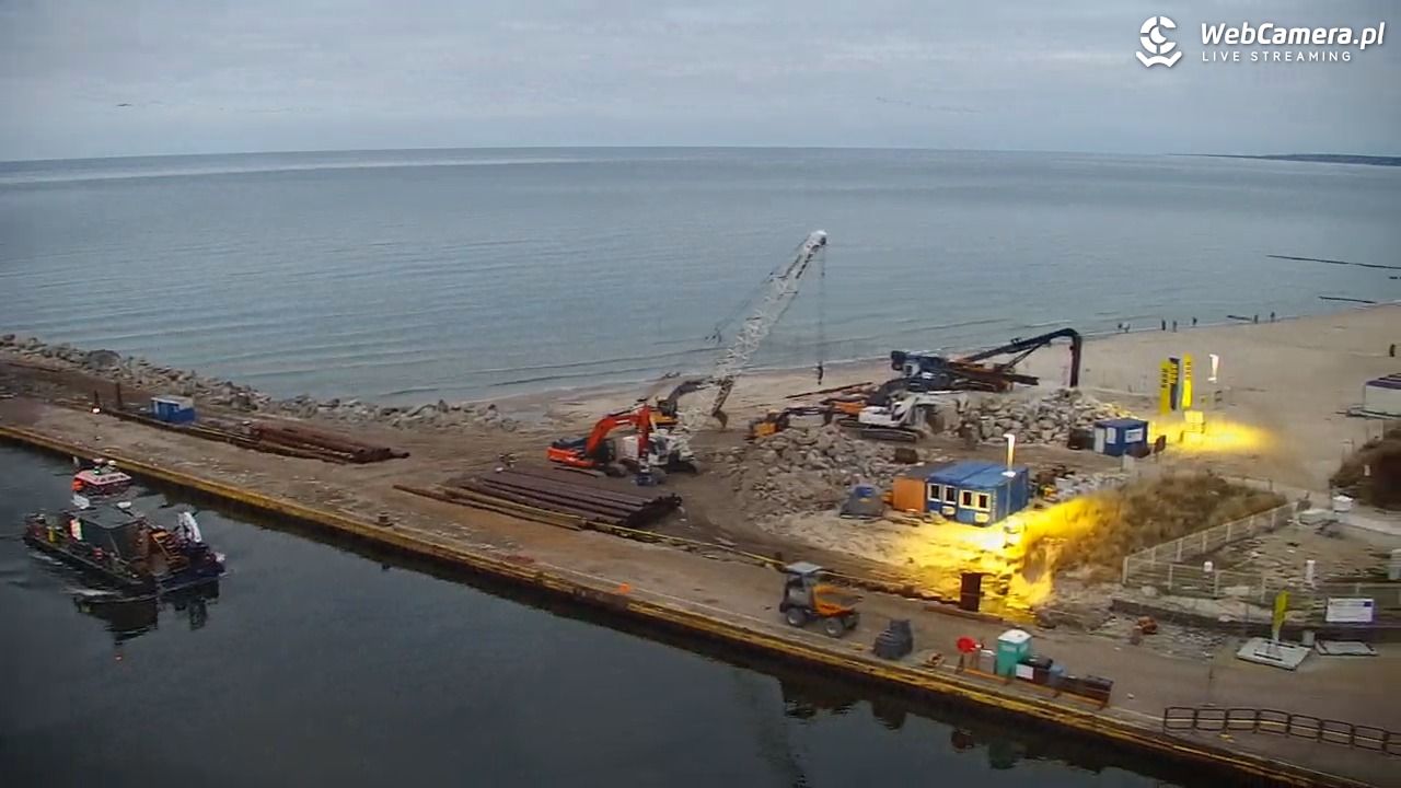 USTKA - widok z pylonu na plażę - 21 grudzień 2025, 15:49