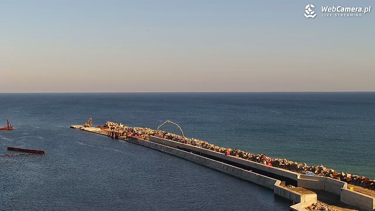 USTKA - widok z pylonu na plażę - 28 wresień 2026, 09:39