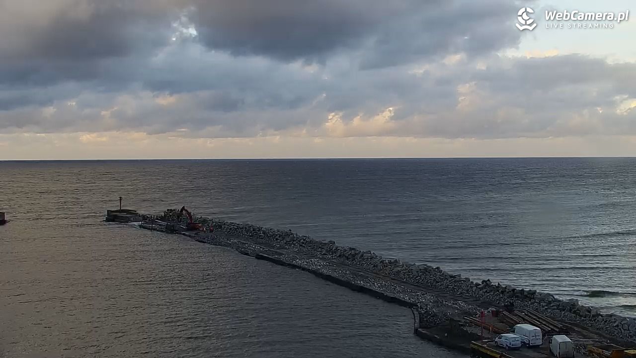 USTKA - widok z pylonu na plażę - 16 wresień 2025, 18:10