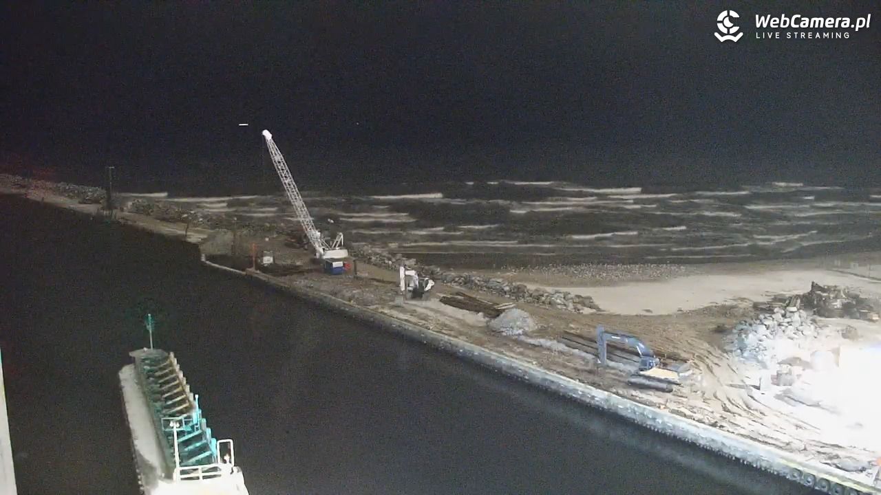 USTKA - widok z pylonu na plażę - 08 luty 2026, 22:04