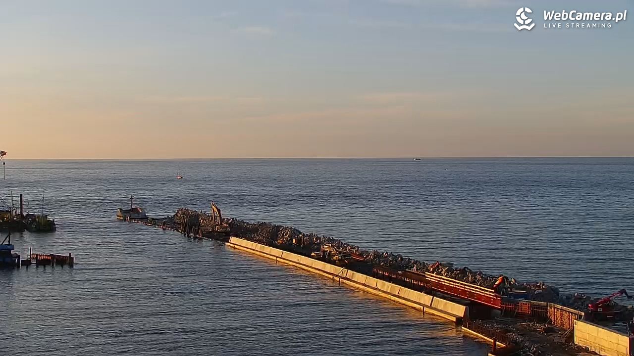 USTKA - widok z pylonu na plażę - 12 sierpień 2026, 19:56