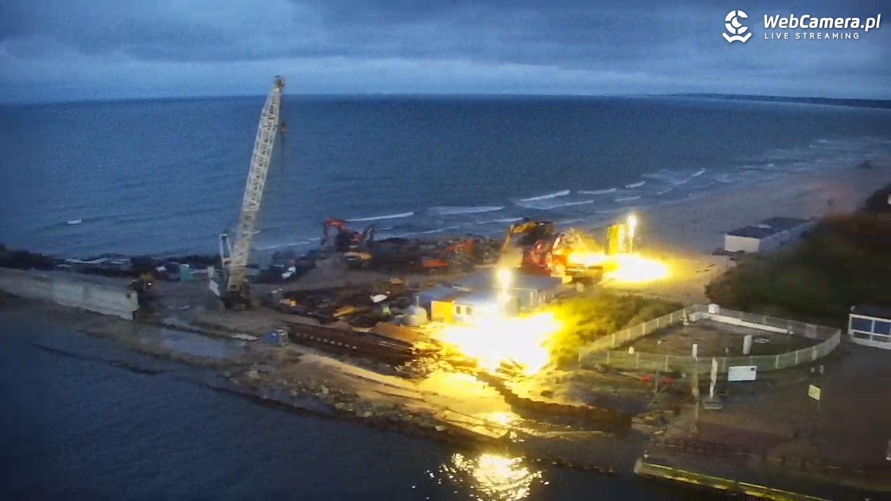 USTKA - widok z pylonu na plażę - 25 wresień 2026, 06:13
