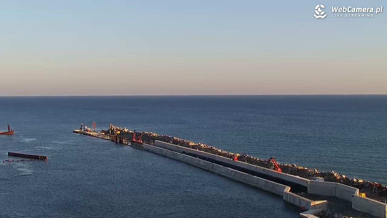 USTKA - widok z pylonu na plażę - 28 wresień 2026, 08:01