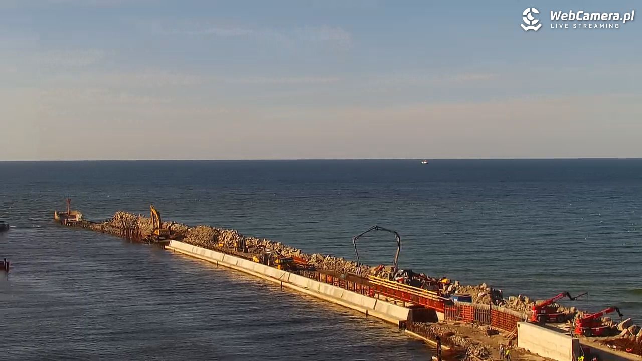 USTKA - widok z pylonu na plażę - 12 sierpień 2026, 17:52