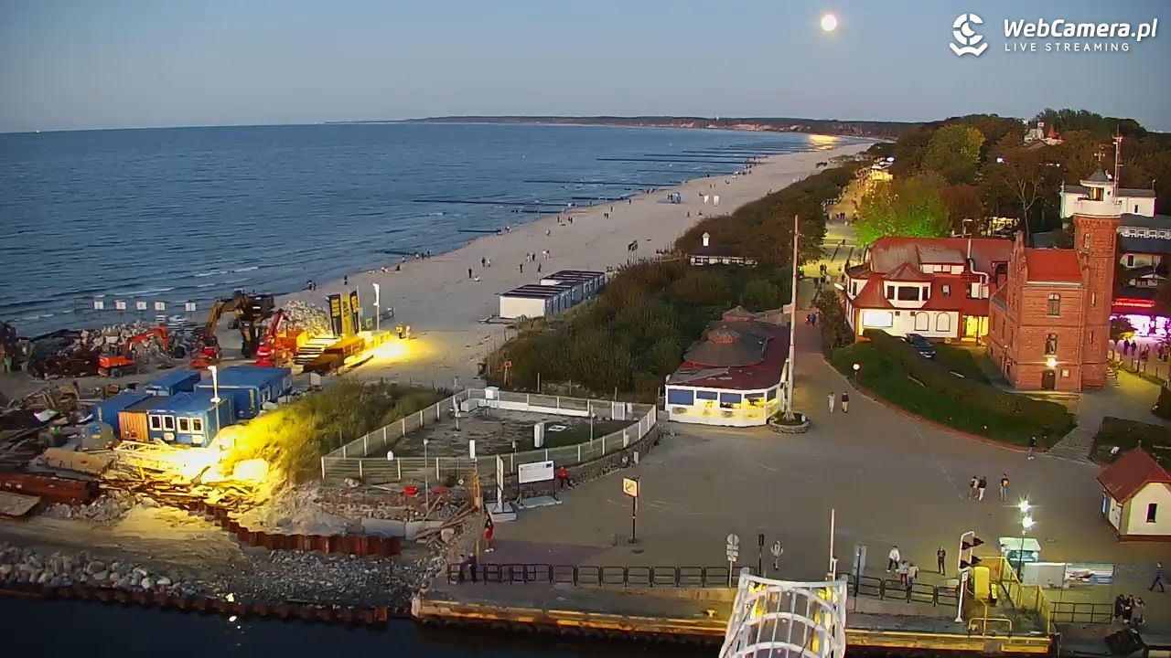 USTKA - widok z pylonu na plażę - 27 wresień 2026, 19:07