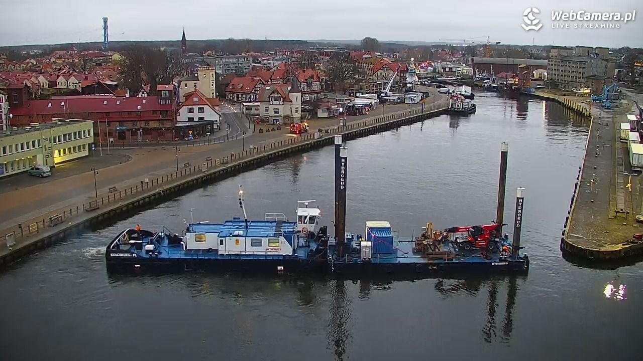 USTKA - widok z pylonu na plażę - 20 grudzień 2025, 08:01
