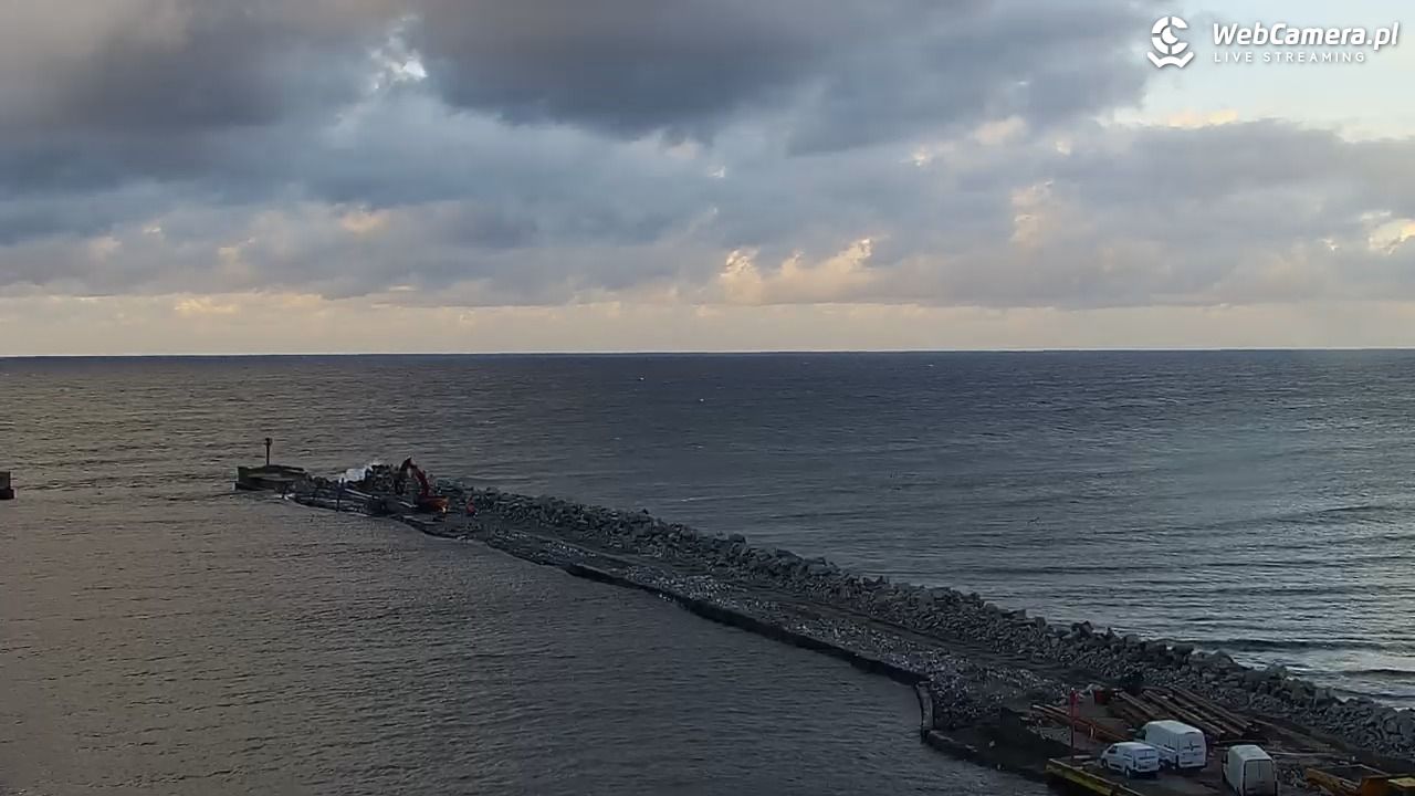 USTKA - widok z pylonu na plażę - 16 wresień 2025, 18:10