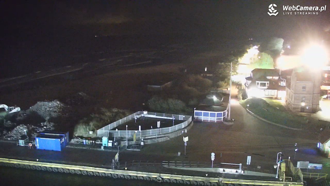 USTKA - widok z pylonu na plażę - 16 wresień 2025, 20:59