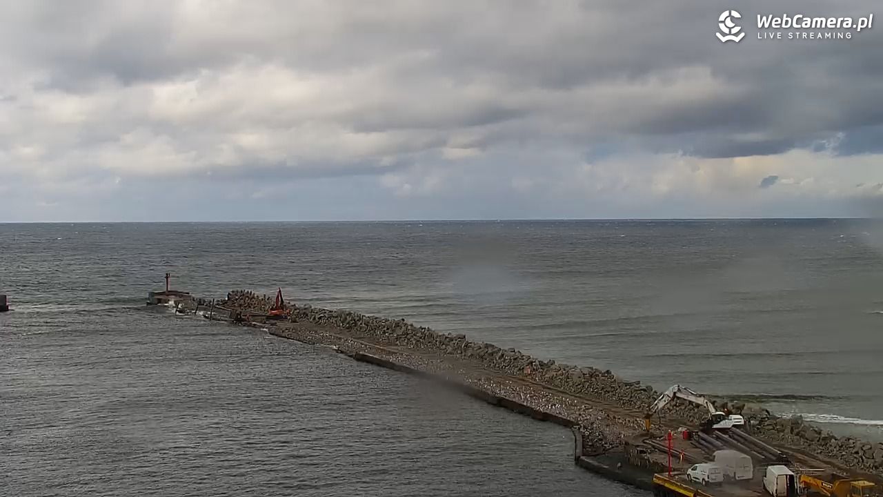 USTKA - widok z pylonu na plażę - 16 wresień 2025, 16:18