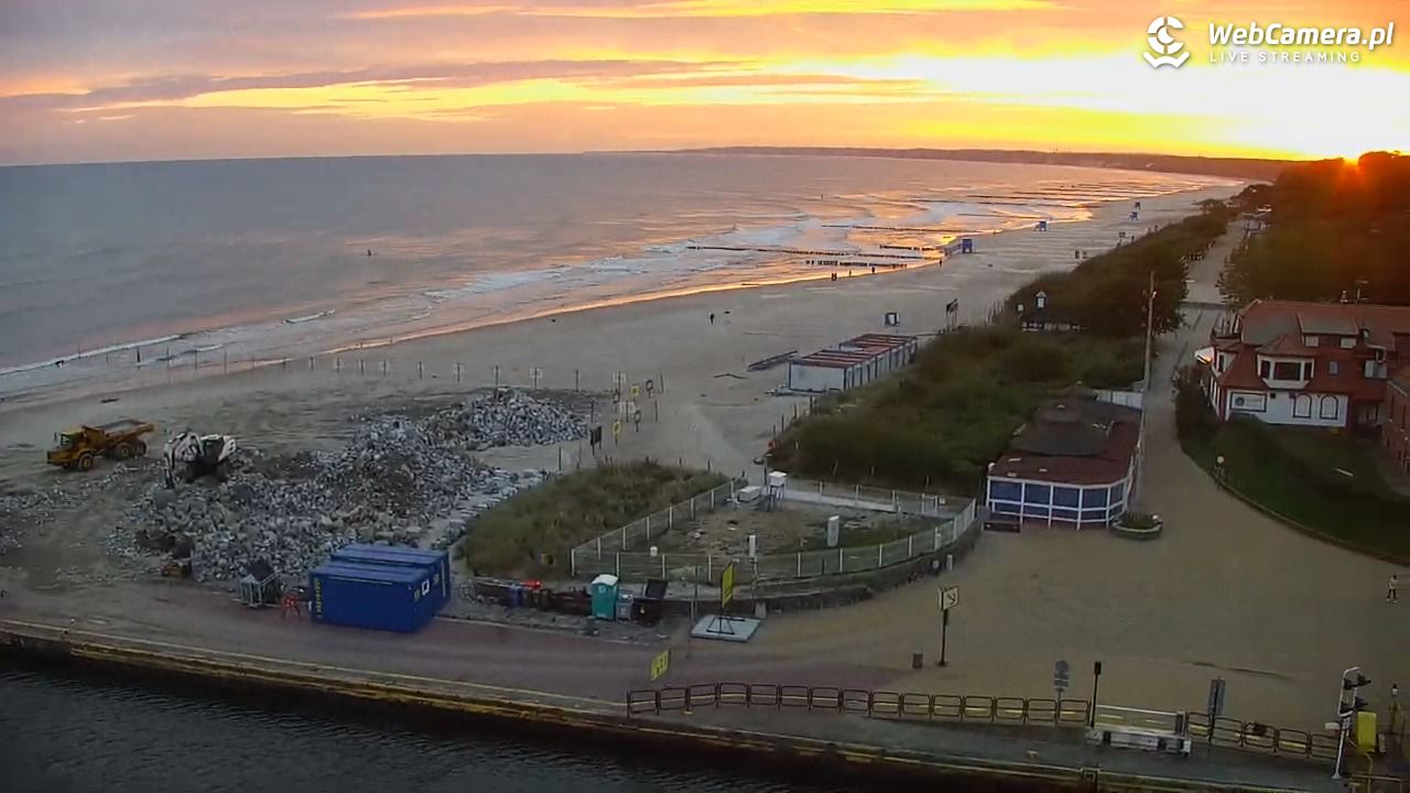 USTKA - widok z pylonu na plażę - 18 wresień 2025, 06:36