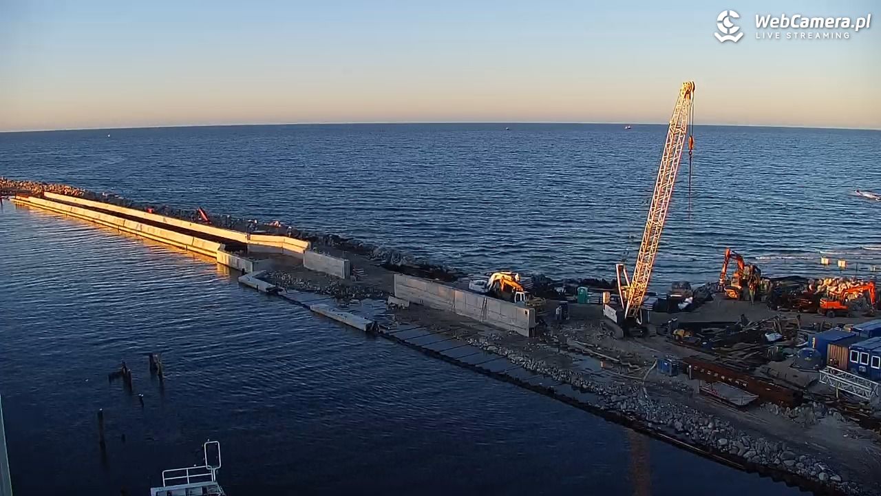USTKA - widok z pylonu na plażę - 27 wresień 2026, 18:12