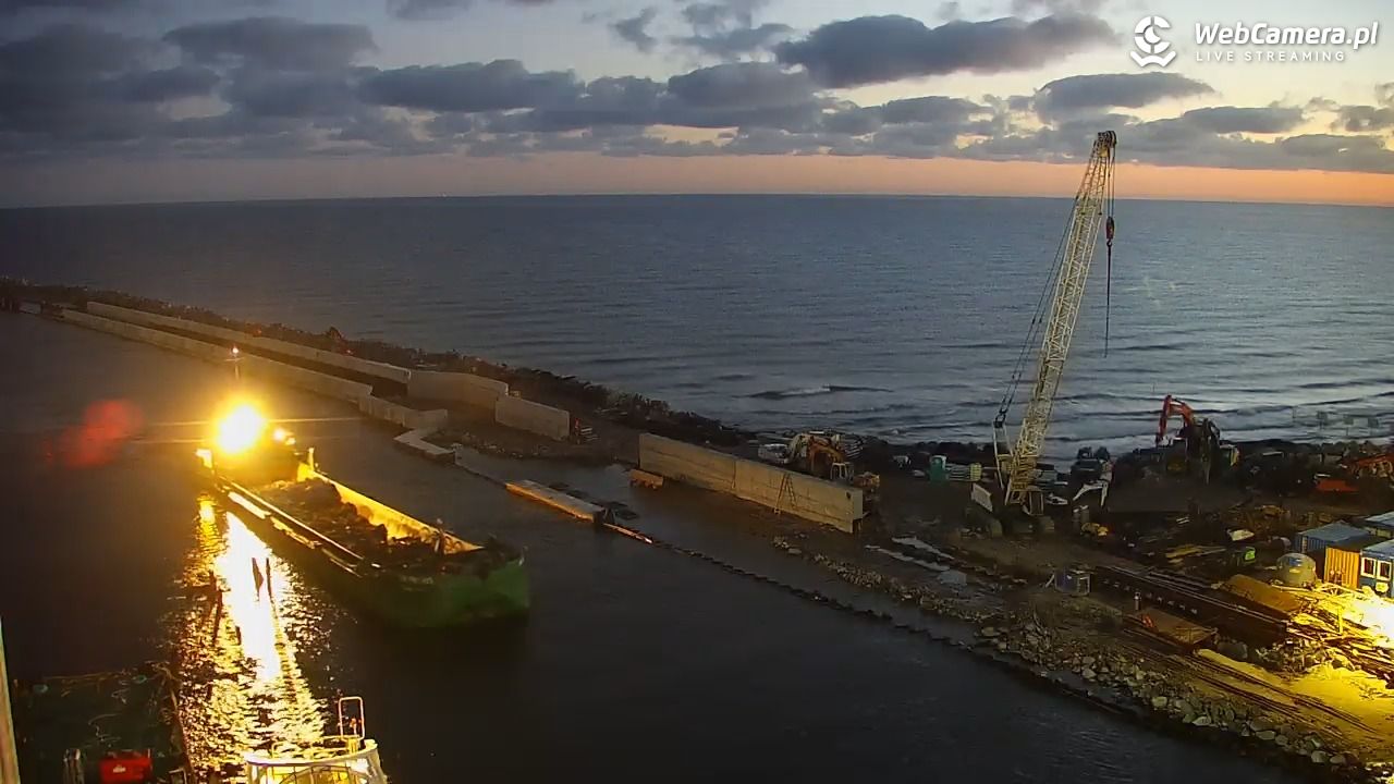 USTKA - widok z pylonu na plażę - 27 wresień 2026, 06:05