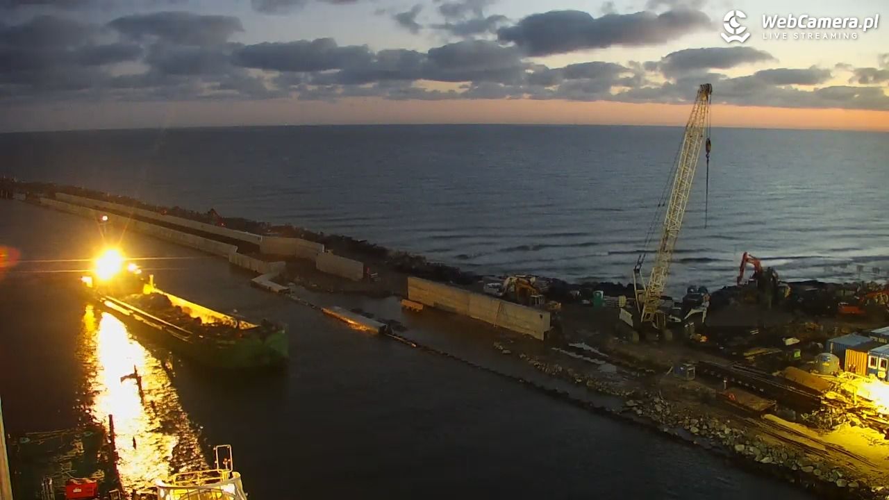 USTKA - widok z pylonu na plażę - 27 wresień 2026, 06:04