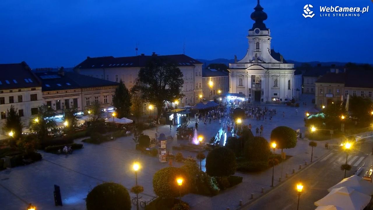 Wadowice - widok na rynek w 4K - 01 sierpień 2026, 20:47