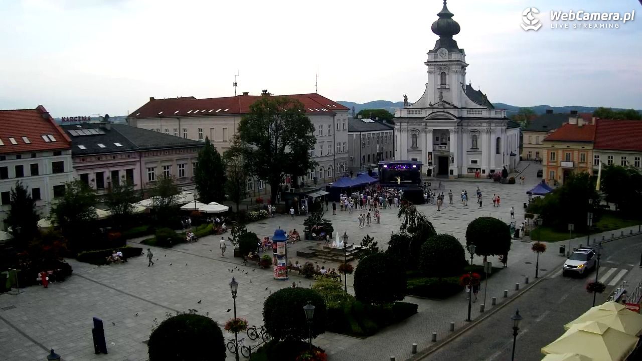 Wadowice - widok na rynek w 4K - 01 sierpień 2026, 19:19
