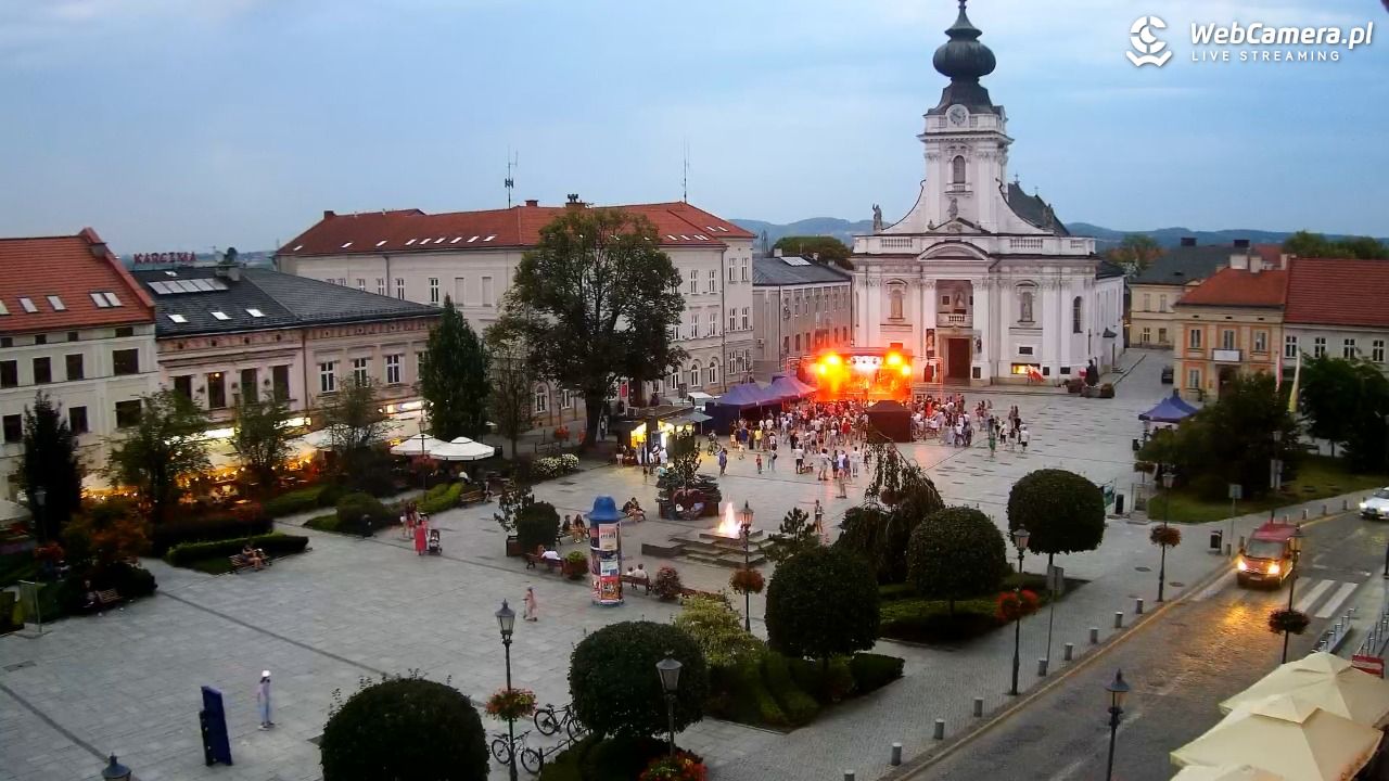 Wadowice - widok na rynek w 4K - 01 sierpień 2026, 20:32