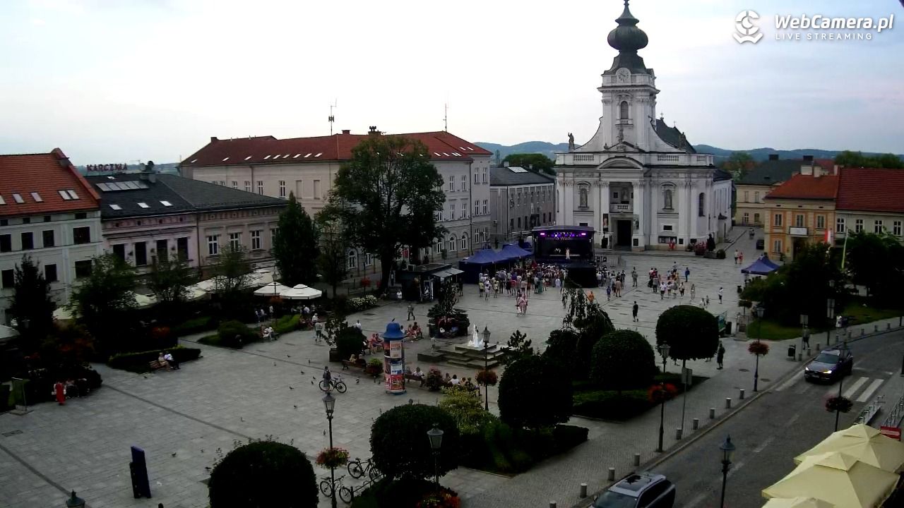 Wadowice - widok na rynek w 4K - 01 sierpień 2026, 19:18