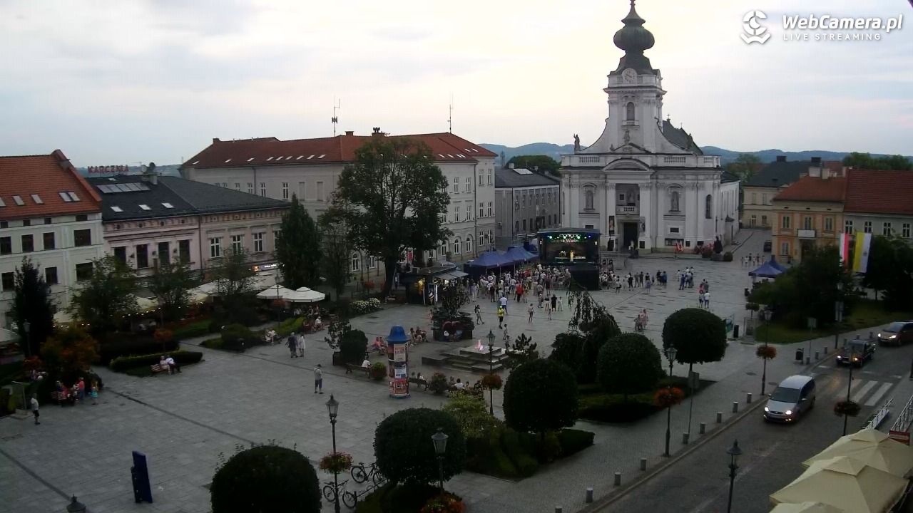 Wadowice - widok na rynek w 4K - 01 sierpień 2026, 19:44