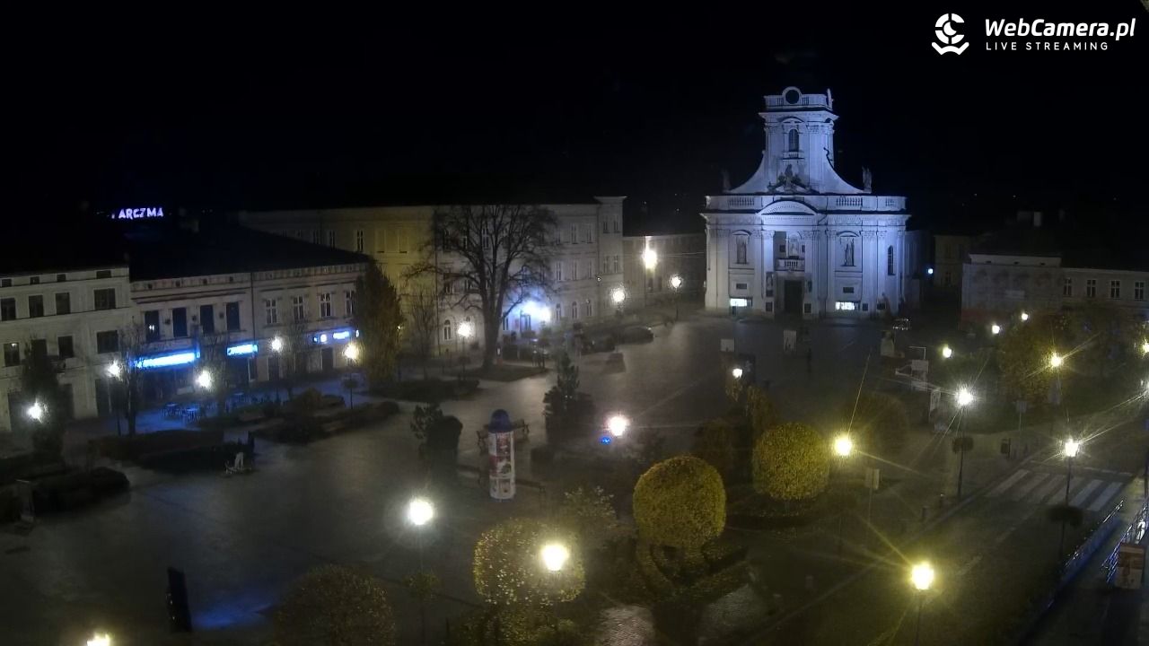 Wadowice - widok na rynek w 4K - 01 listopad 2025, 19:58